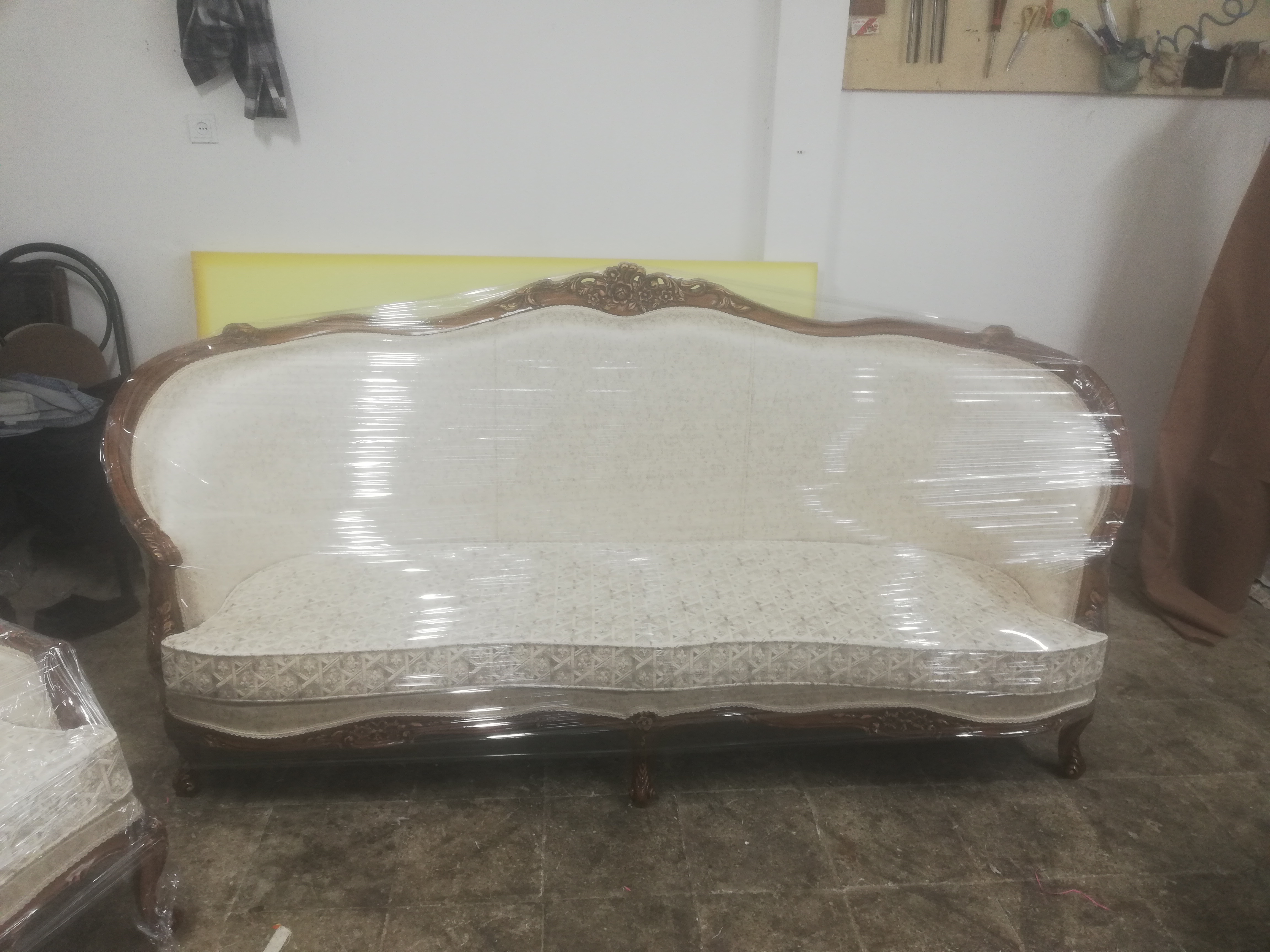 فروشگاه تعمیرات مبل پارسا 